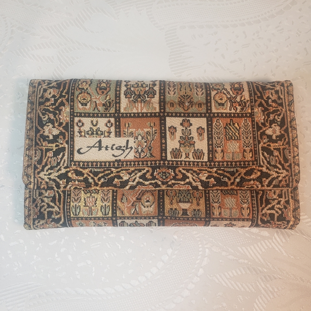 Tapestry wallet